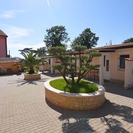 Apartmani Dekovic Materada Poreč Extérieur photo
