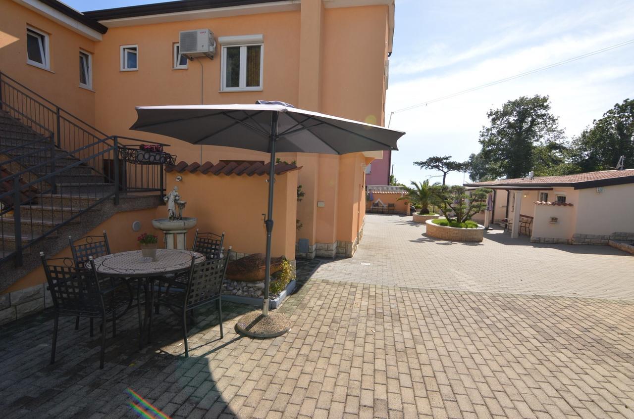 Apartmani Dekovic Materada Poreč Extérieur photo